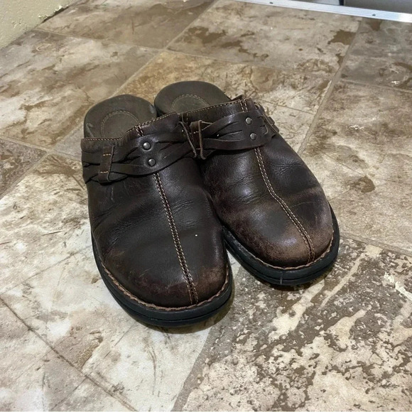 Women’s Clark’s Slip on Brown Leather Causal  Comfort Clog Mules shoes size 6 - Picture 1 of 14